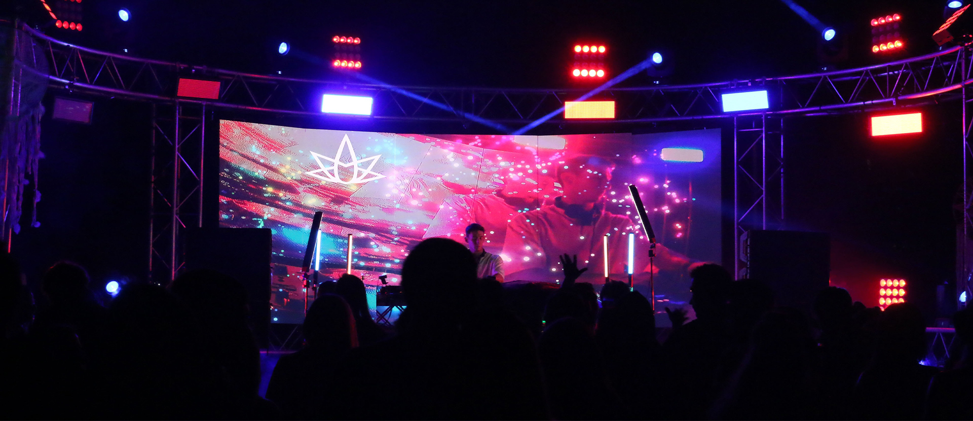dj booth screen