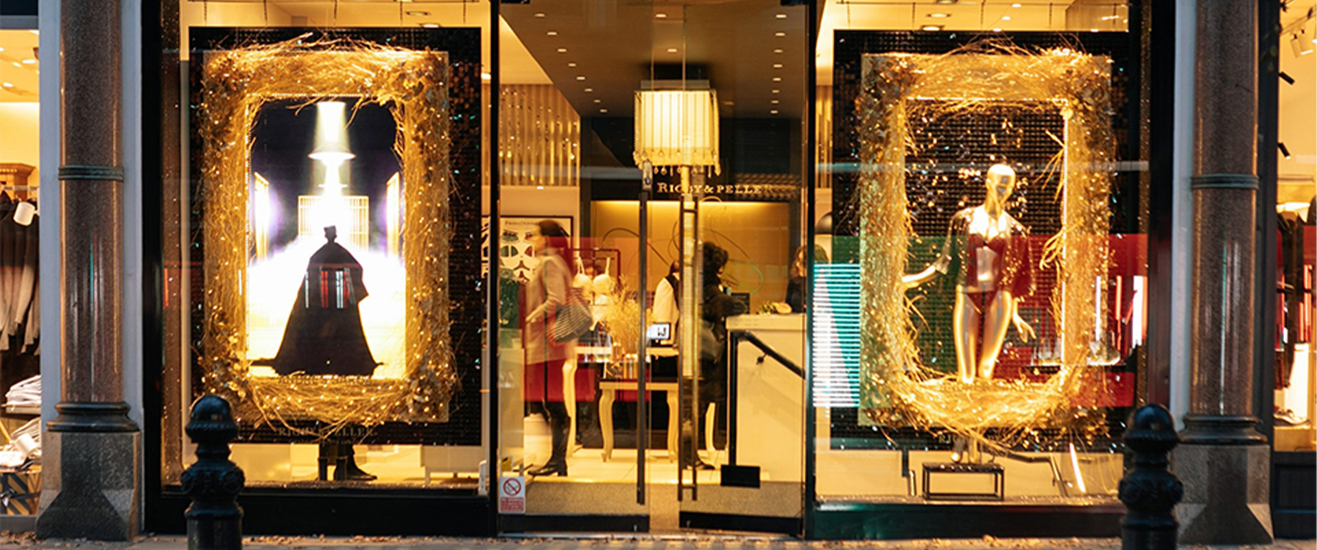 using transparent led screen serving as retail led display screen